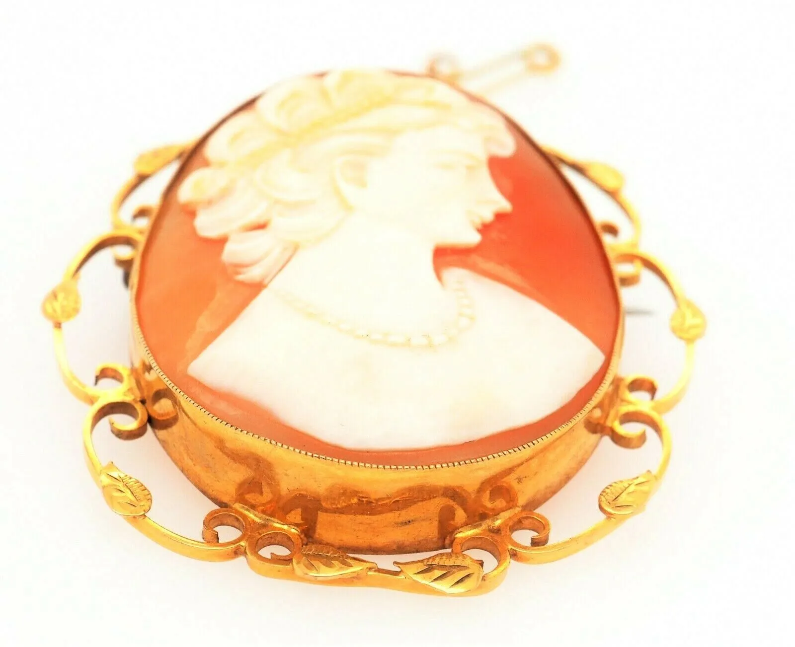 9ct Yellow Gold Shell Cameo Brooch with Scroll Wire & Leaf Surround