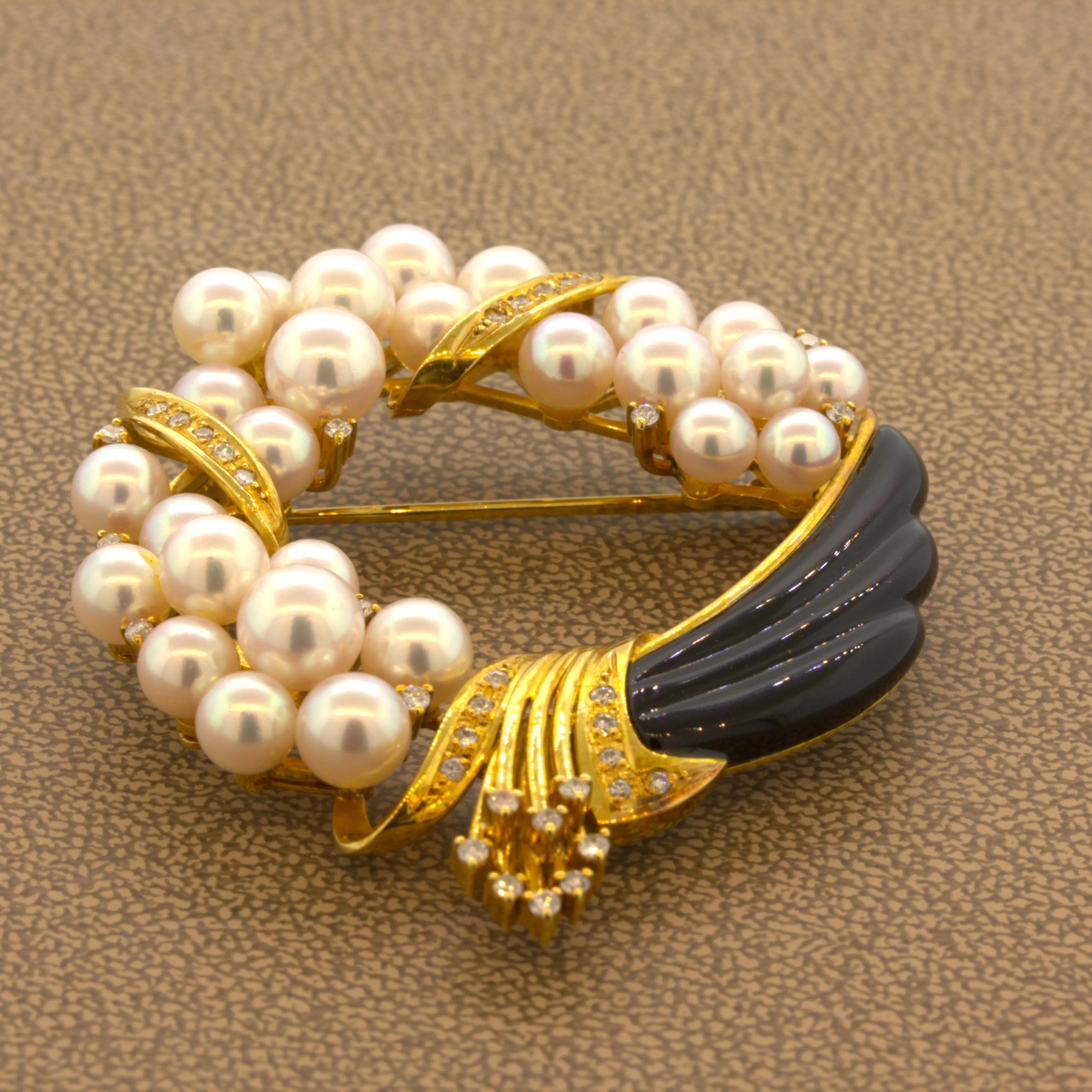 Akoya Pearl Diamond Onyx 18k Yellow Gold Wreath Brooch