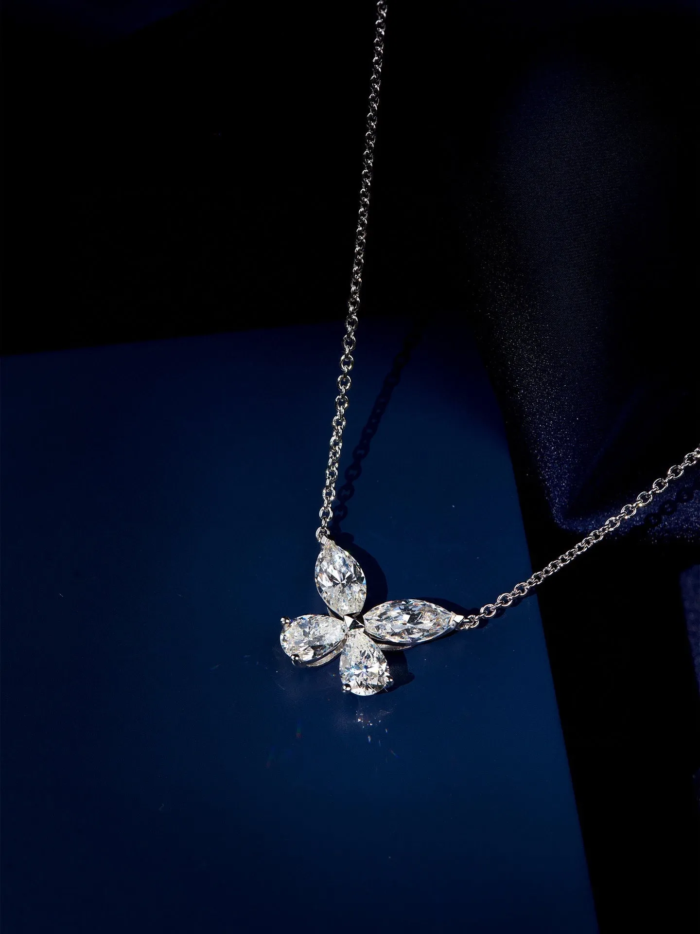 CLASSIC BUTTERFLY SILVER DIAMOND NECKLACE