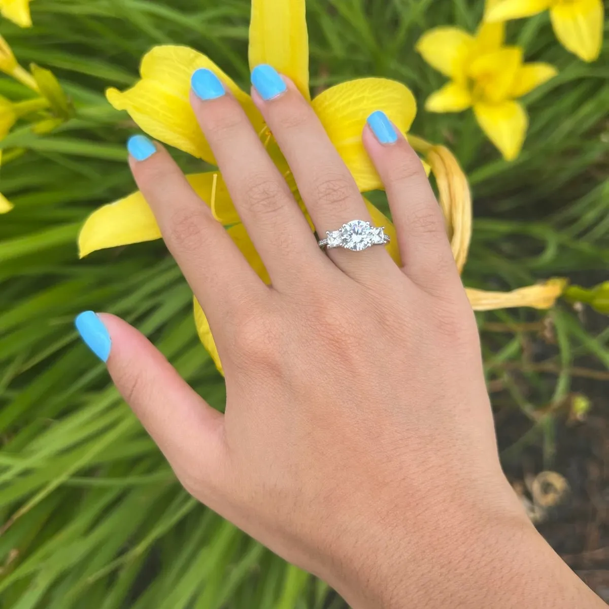 Dietes - Round Diamond Engagement Ring