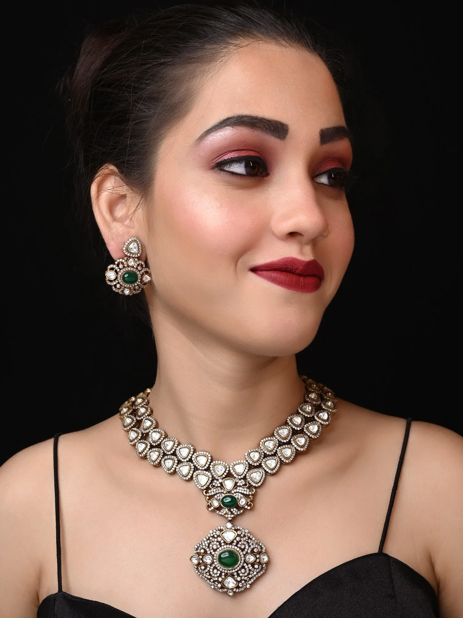 Ekantika Emerald Stone With Kundan Victorian Necklace Set