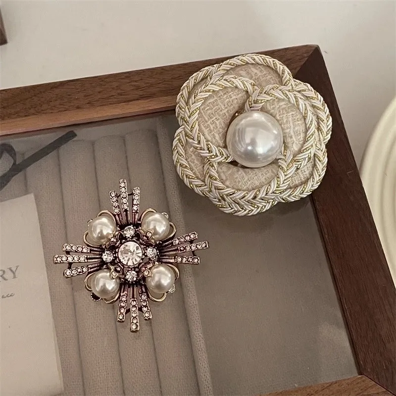 Elegant Pin Flower Imitation Pearl Plating Women's Brooches