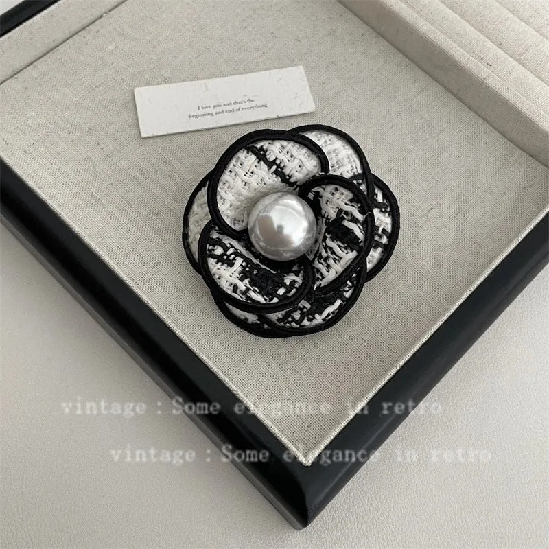 Elegant Pin Flower Imitation Pearl Plating Women's Brooches