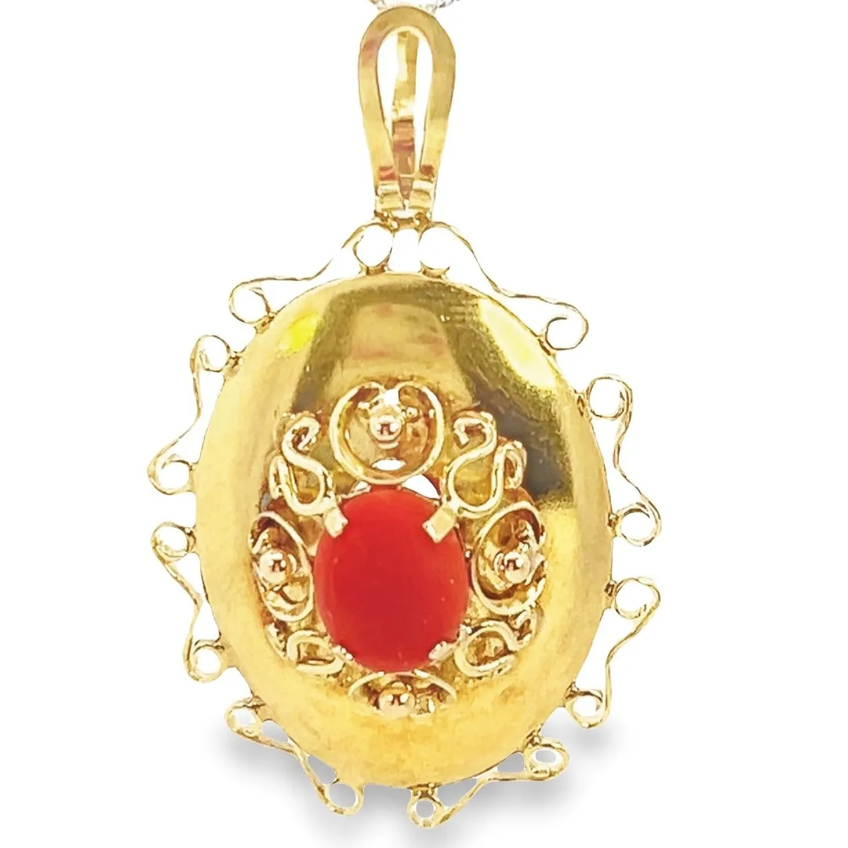 Elegant Yellow Gold Pendant with Red Cabochon Centrepiece