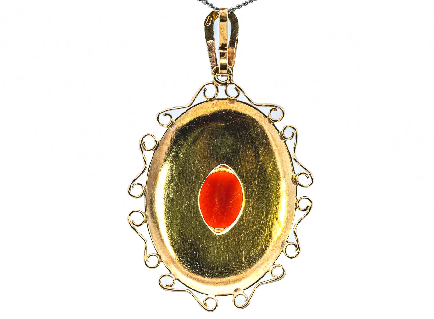 Elegant Yellow Gold Pendant with Red Cabochon Centrepiece