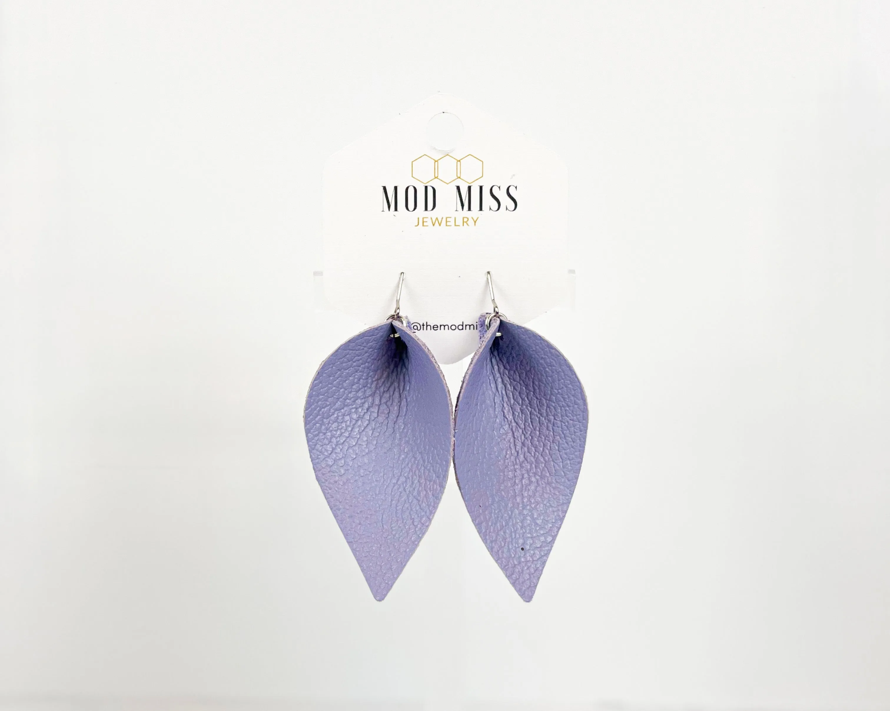 Leather Petal Earring "Lavender"