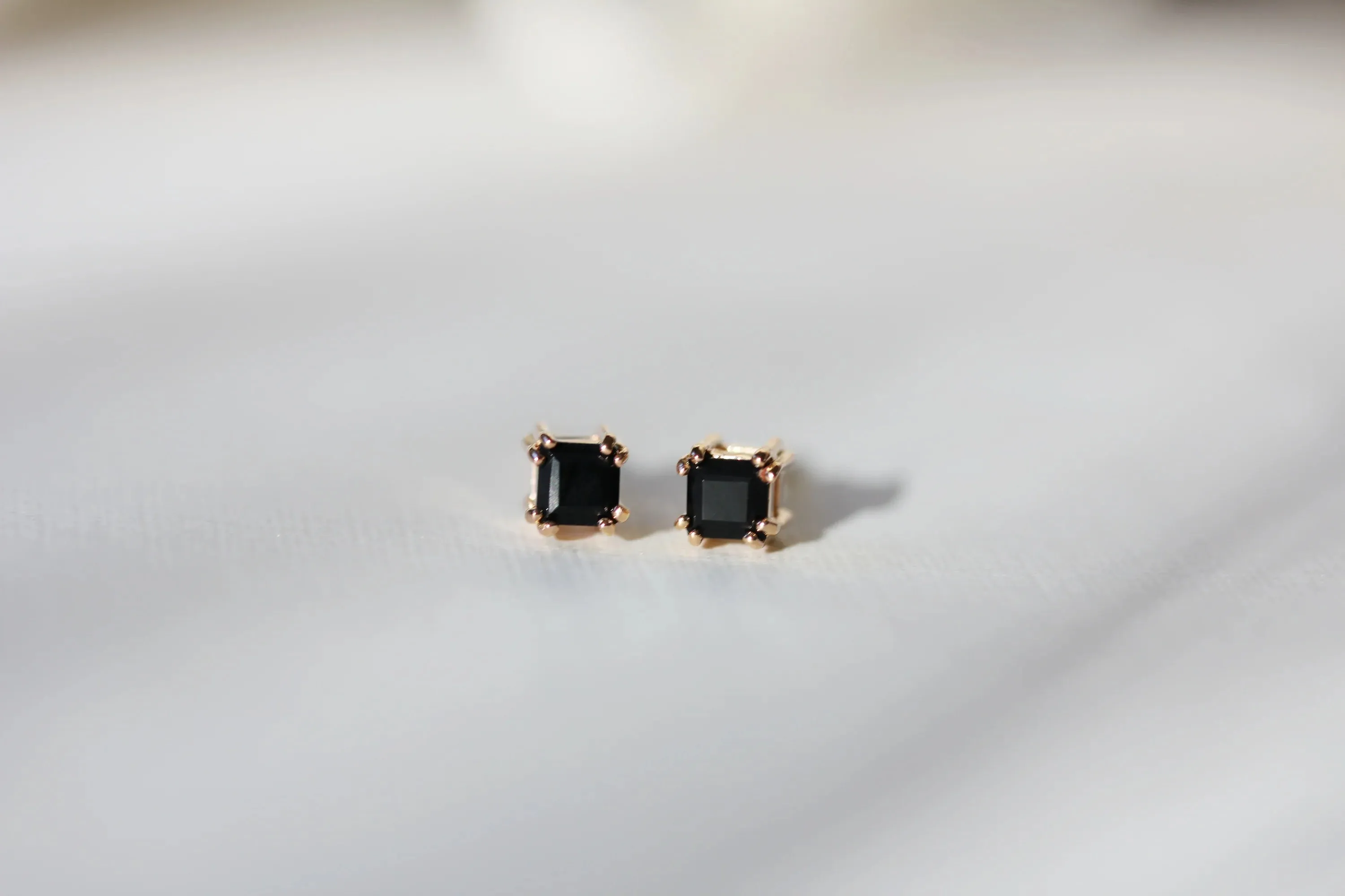 Little Gold Billie Studs (Onyx)