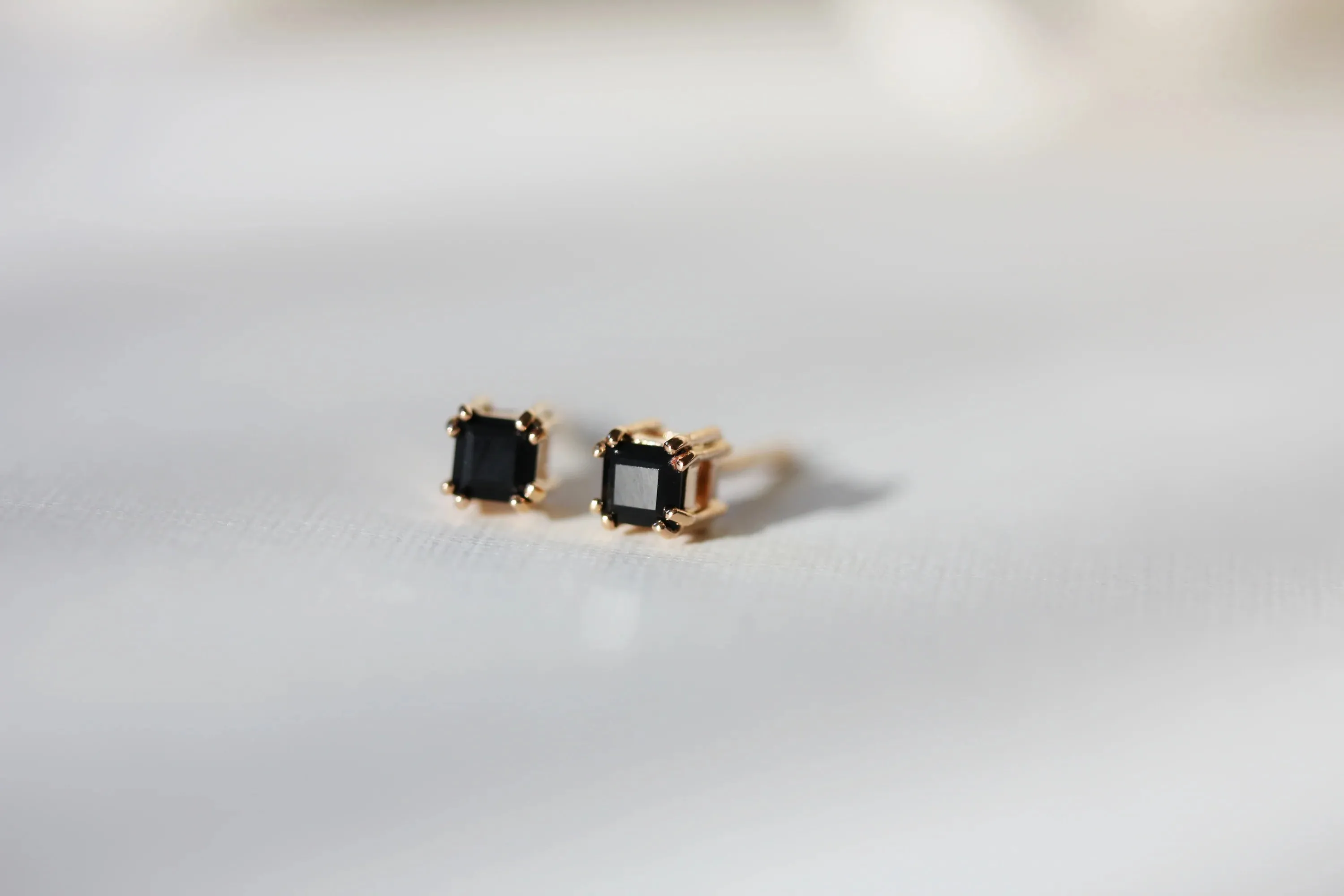 Little Gold Billie Studs (Onyx)