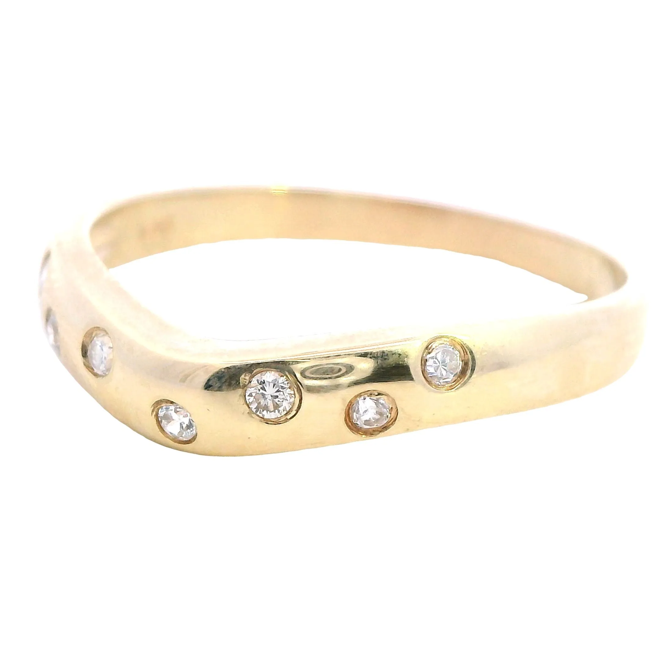 Luxurious 9ct Yellow Gold Diamond Ring - A Harmony of Radiance