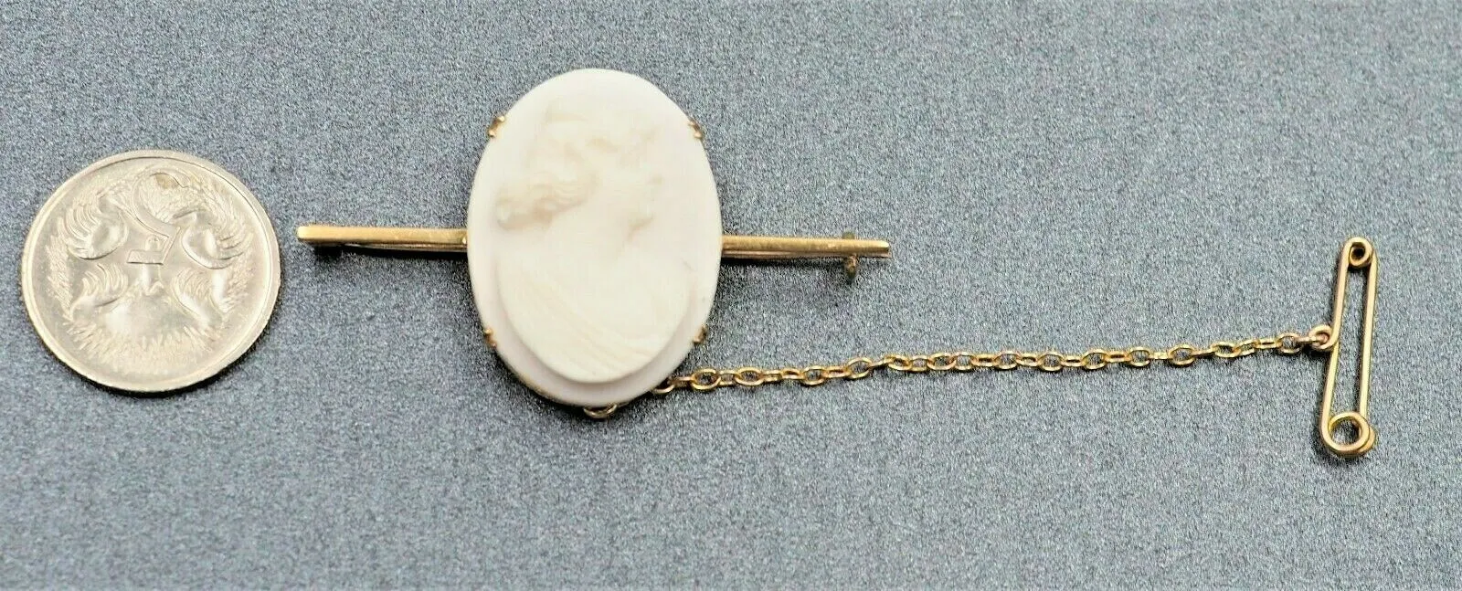 Shell Cameo 18ct Yellow Gold Bar Brooch