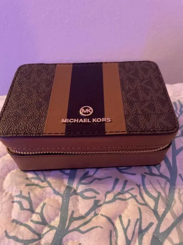 Small Logo Stripe Jewelry Case