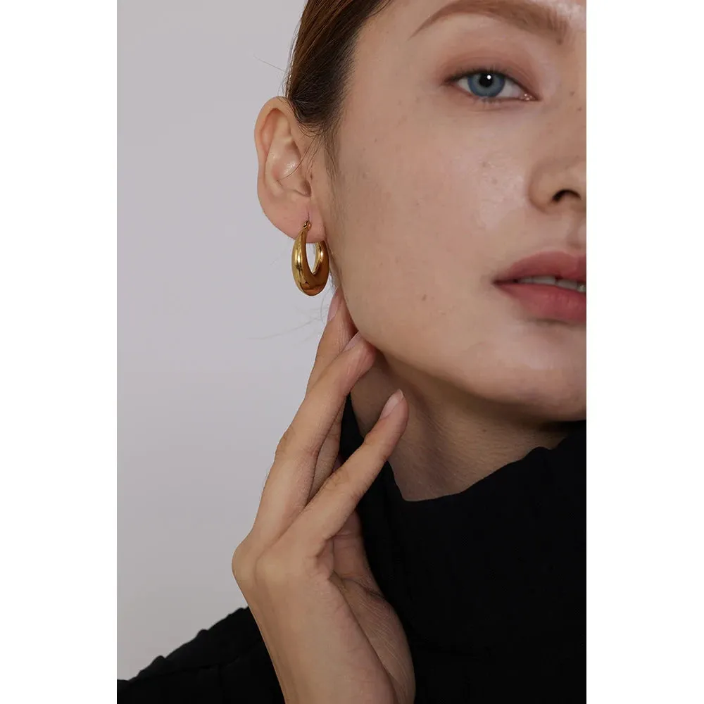 VAIGE Trendy Geometric Hoop Earrings in Stainless Steel with 18K Gold Plating - Chic Metal Texture Jewelry for Stylish Looks